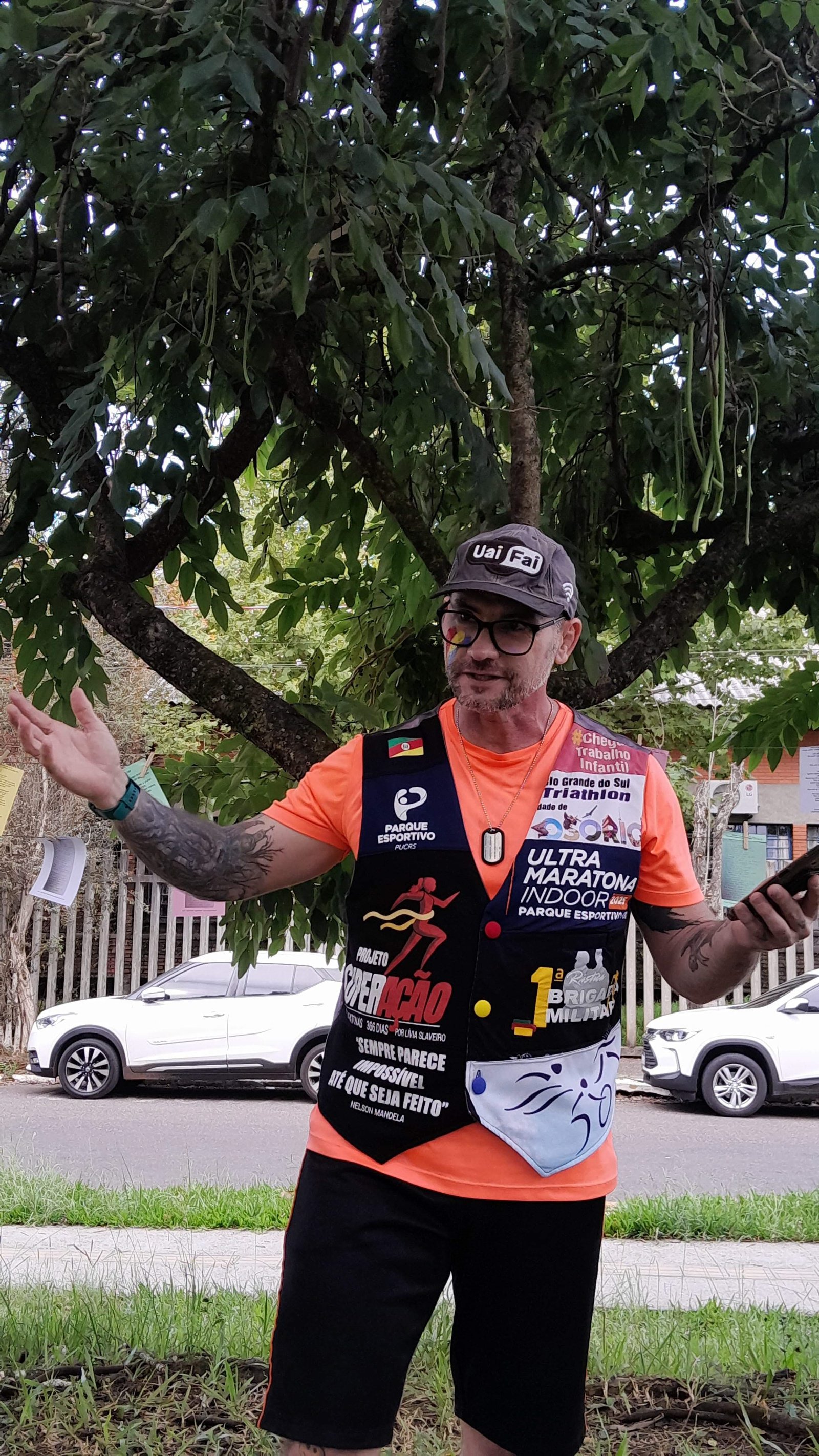 Sr. Antropos discursando no Mate com Verso